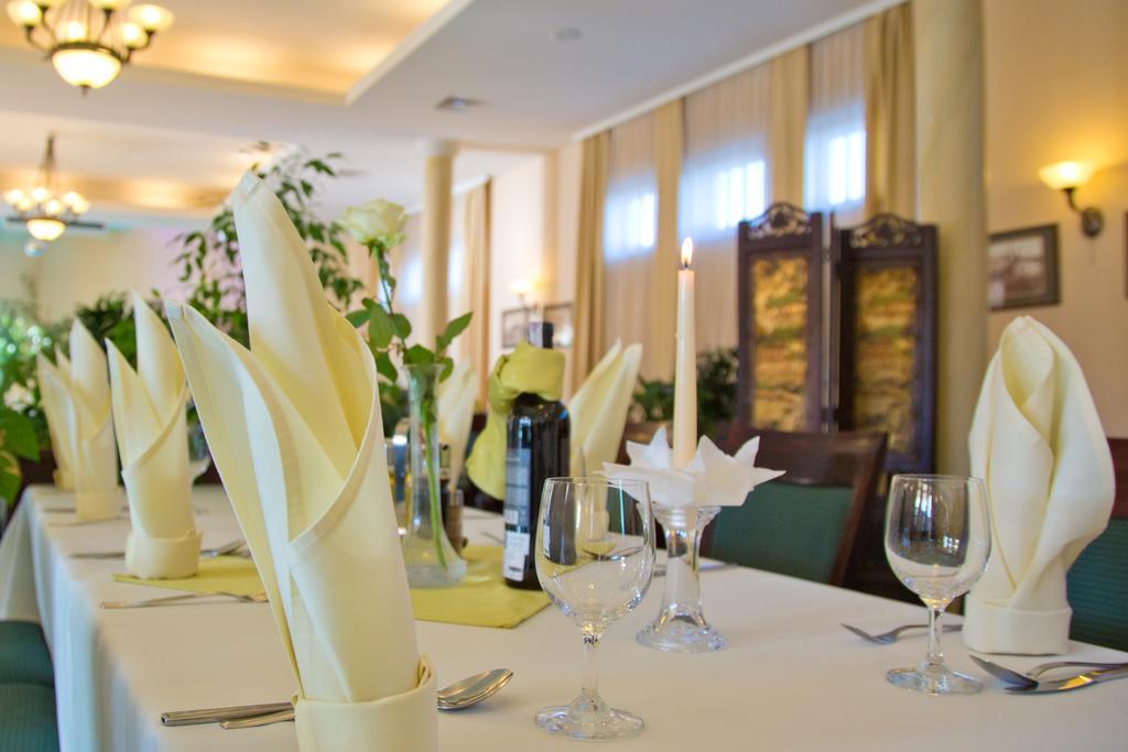 Hotel Kameralny Kielce Exterior photo